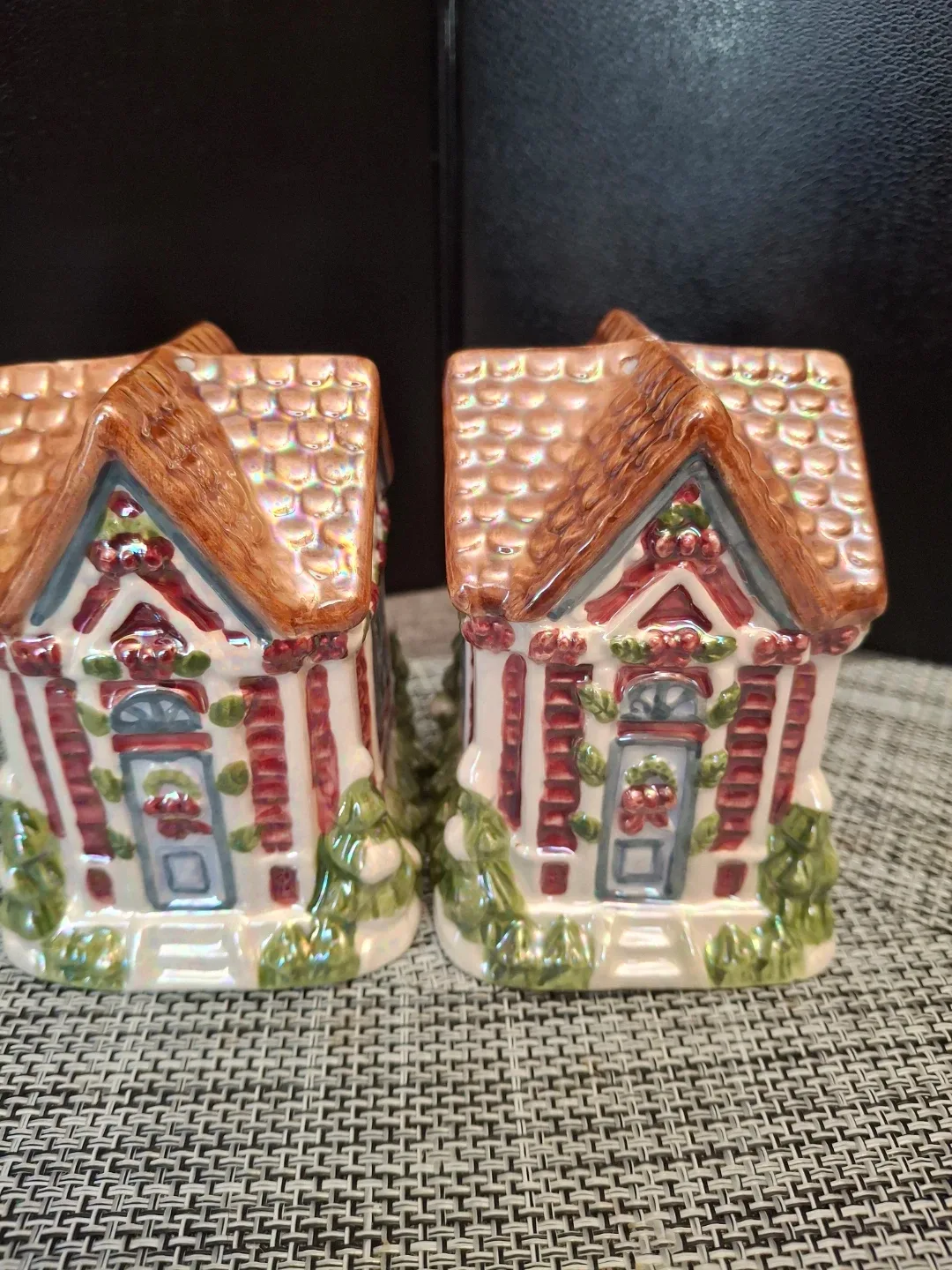 Ceramic Christmas Village House Salt and pepper shakers image indicator(7)