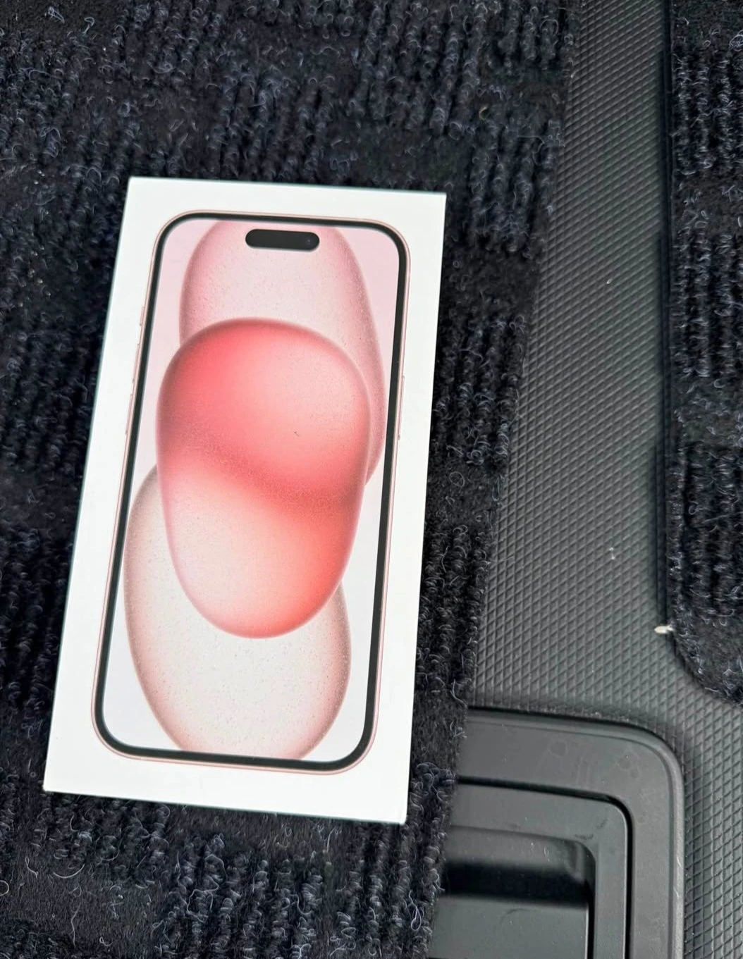 New Apple iPhone 15 Pink