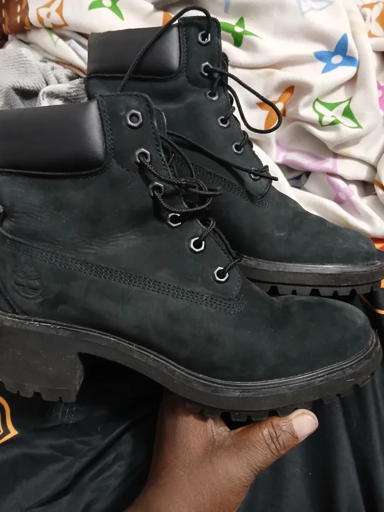 Timberland Black Waterproof Boots - Size 10 image indicator(7)