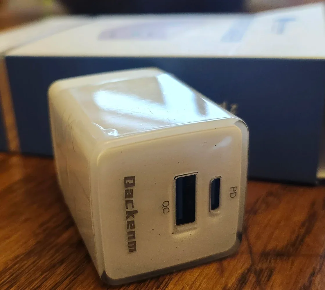 Dackenm 30W Super Charger - Universal Charging image indicator(4)