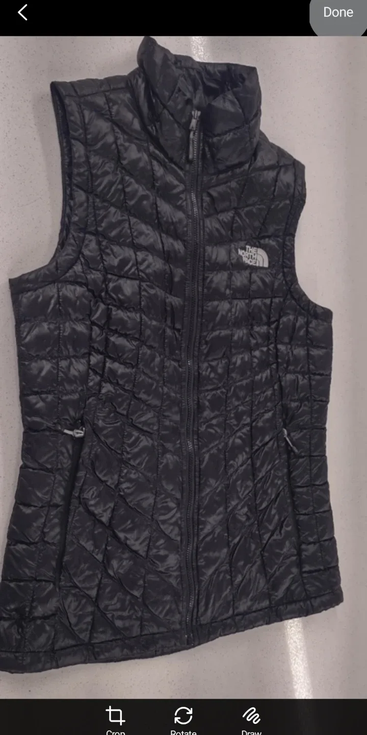 The North Face Thermoball Vest - Black #Cleanout image indicator(2)