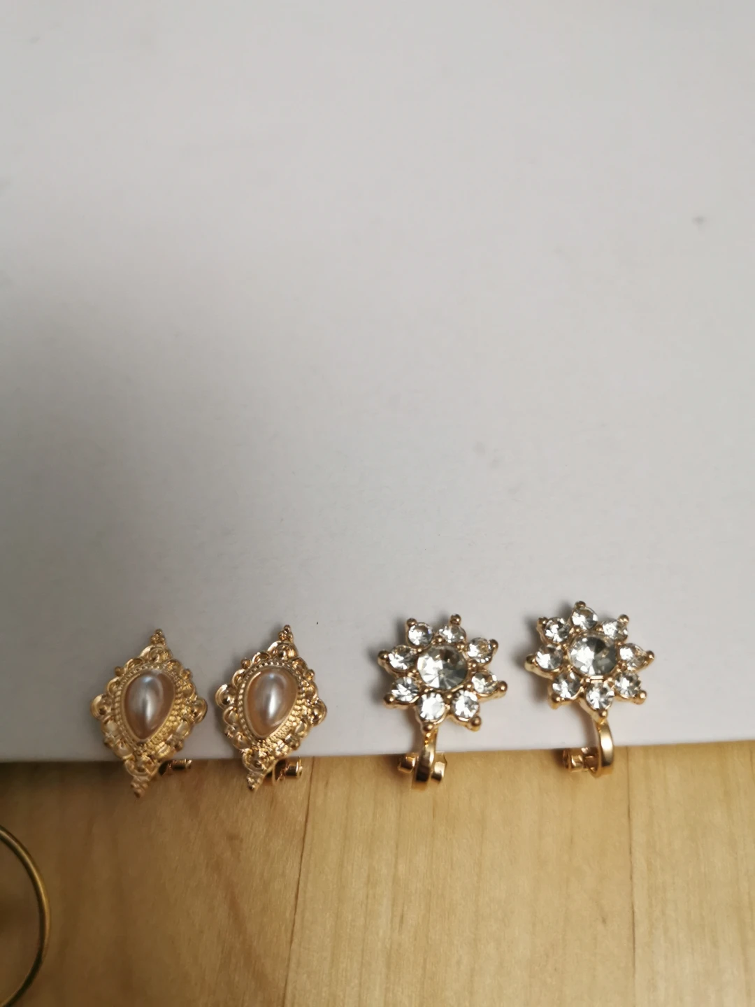 Set of 3 Clip-on Earrings - Gold Tone - photo 4