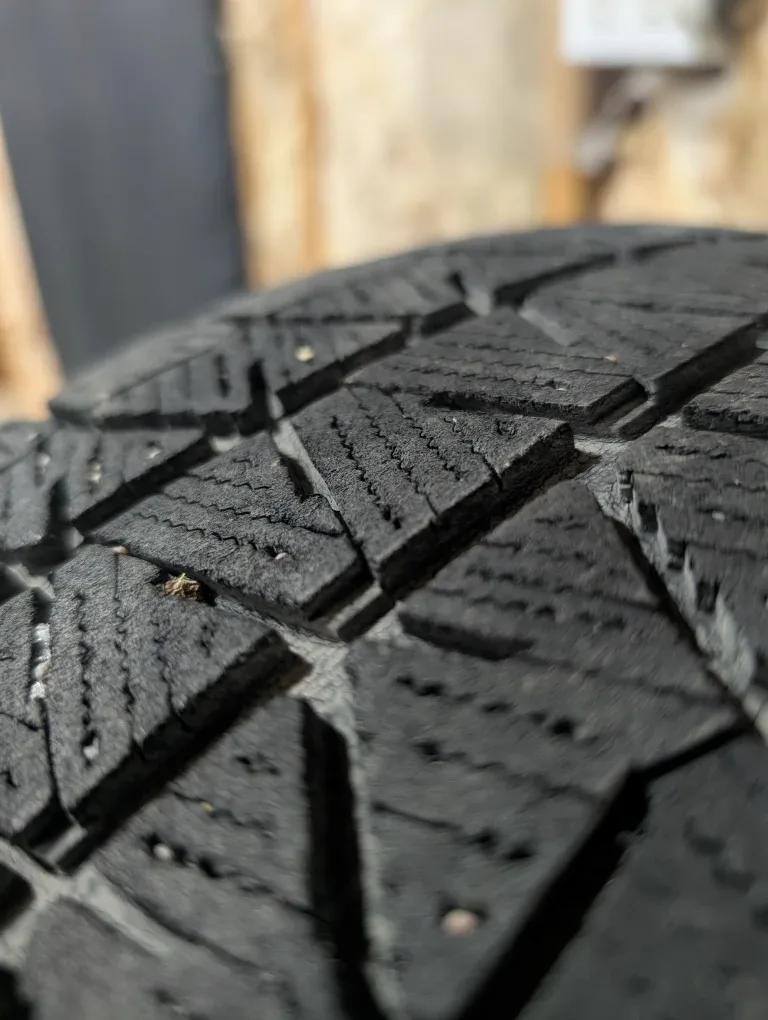 (4)-215/60R16 Winter Tires/Rims Off 2016 Chevrolet Cruze 5x105 image indicator(3)