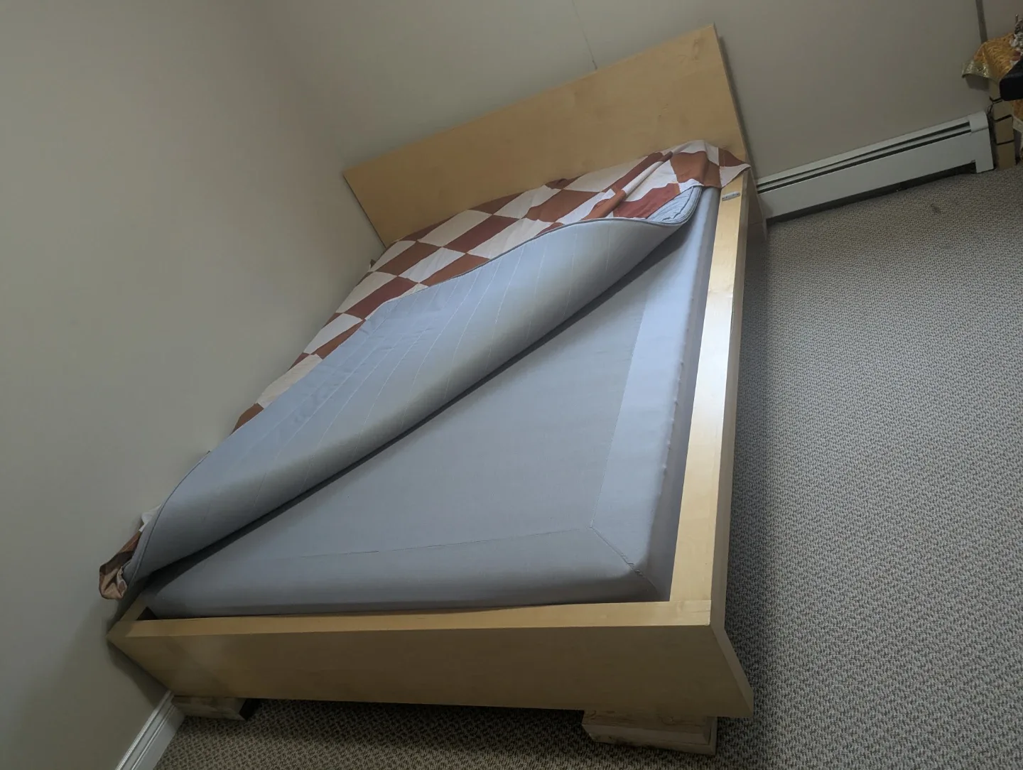 Bed with mattresses image indicator(3)