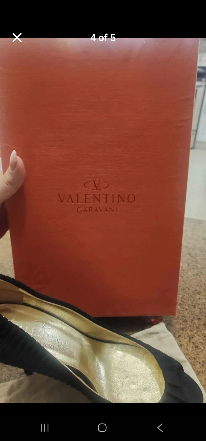 Valentino Garavani Black Heels - Size 40 - photo 4