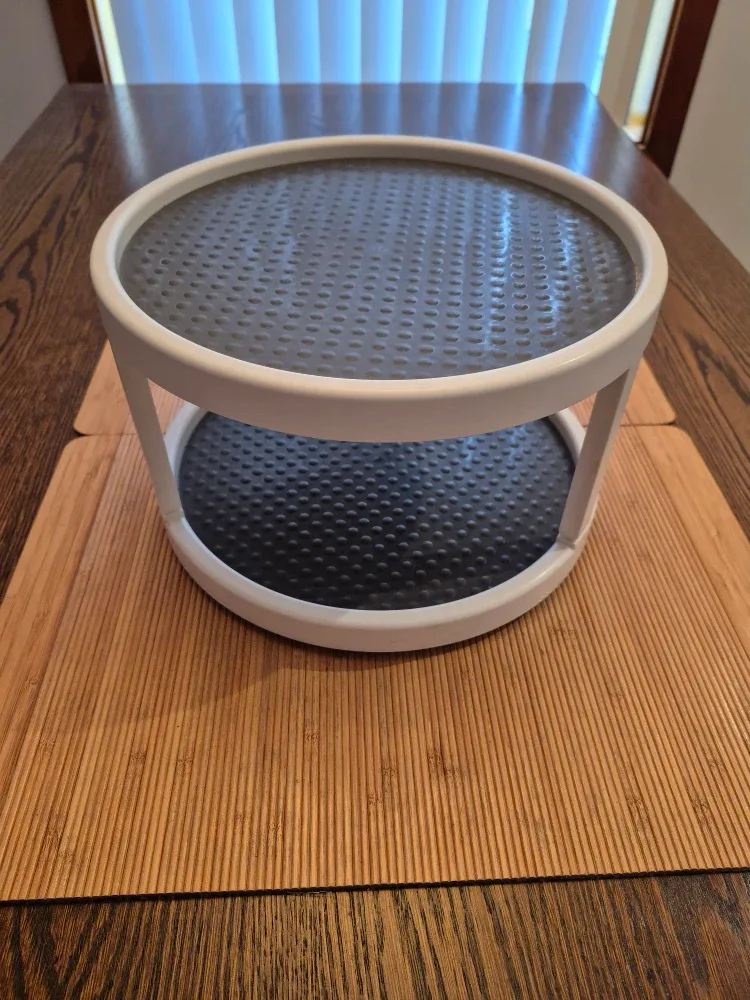 Large 2-tier Copco Lazy Susan, non-skid trays image indicator(2)