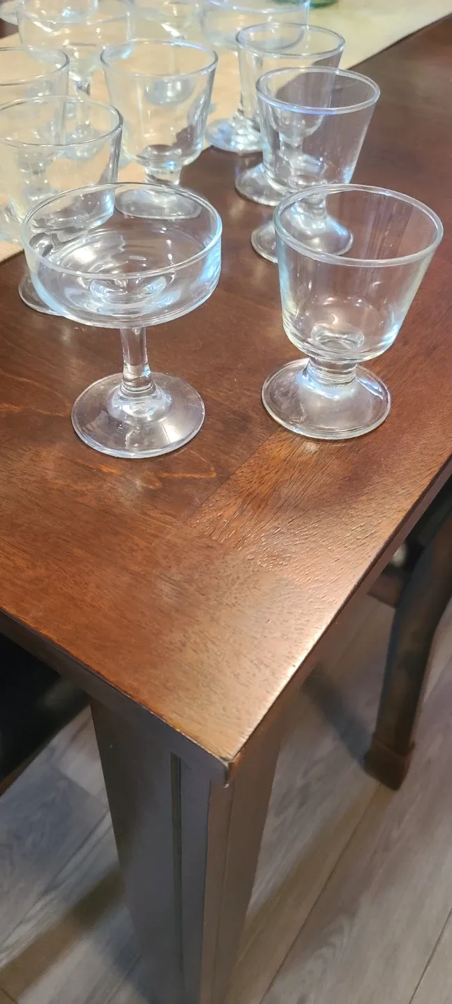 Set of 12 Vintage Dessert Glasses image indicator(3)