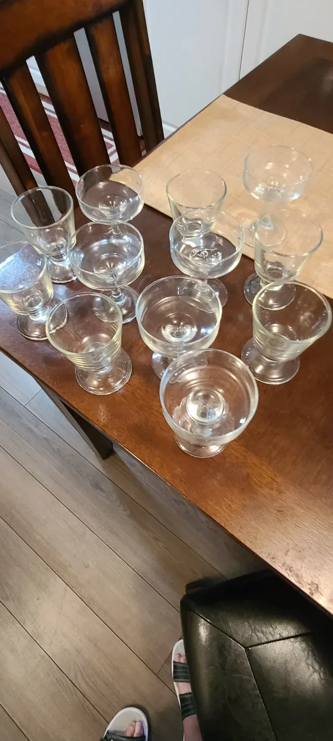 Set of 12 Vintage Dessert Glasses image indicator(4)