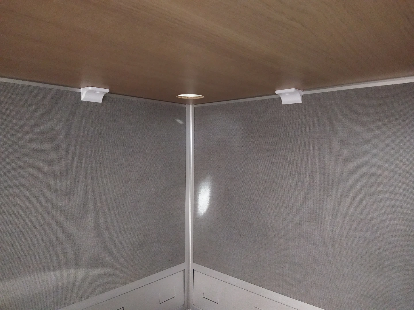 Almost New Office Cubicle Workstation - photo 4