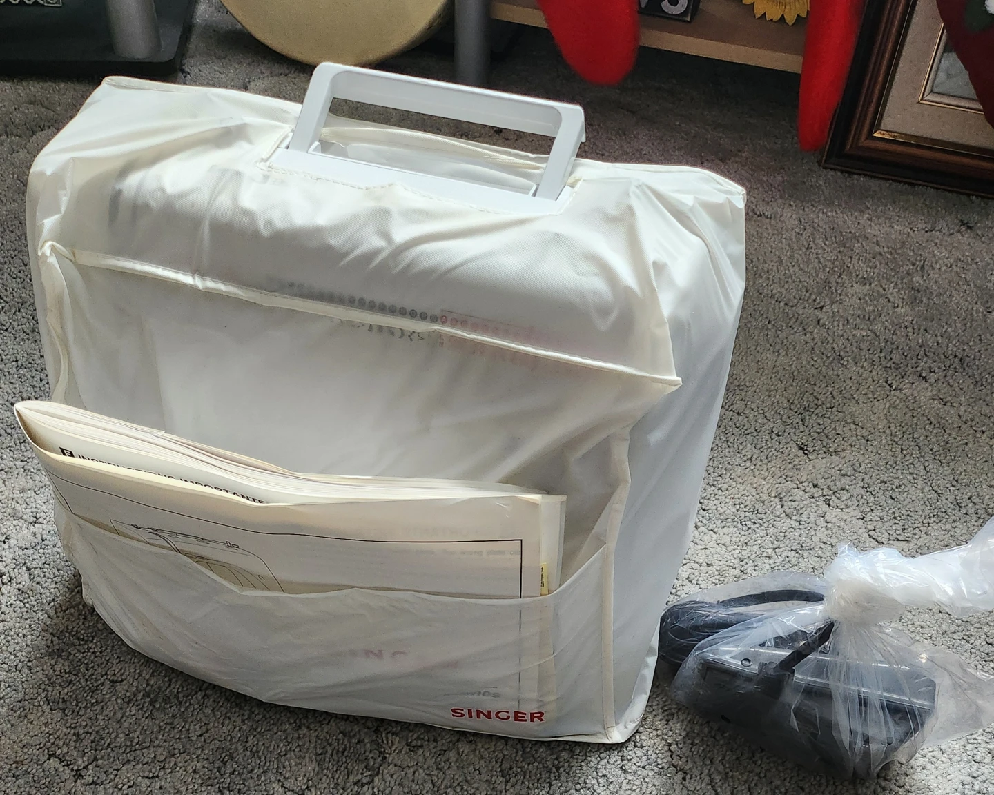 Singer Sewing Machine! - photo 2