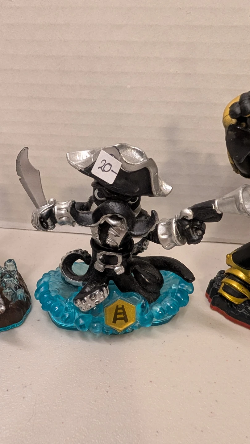 Skylanders Figures - photo 3