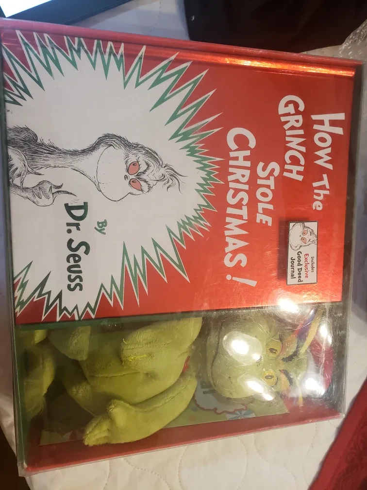 Dr. Seuss How the Grinch Stole Christmas Gift Set