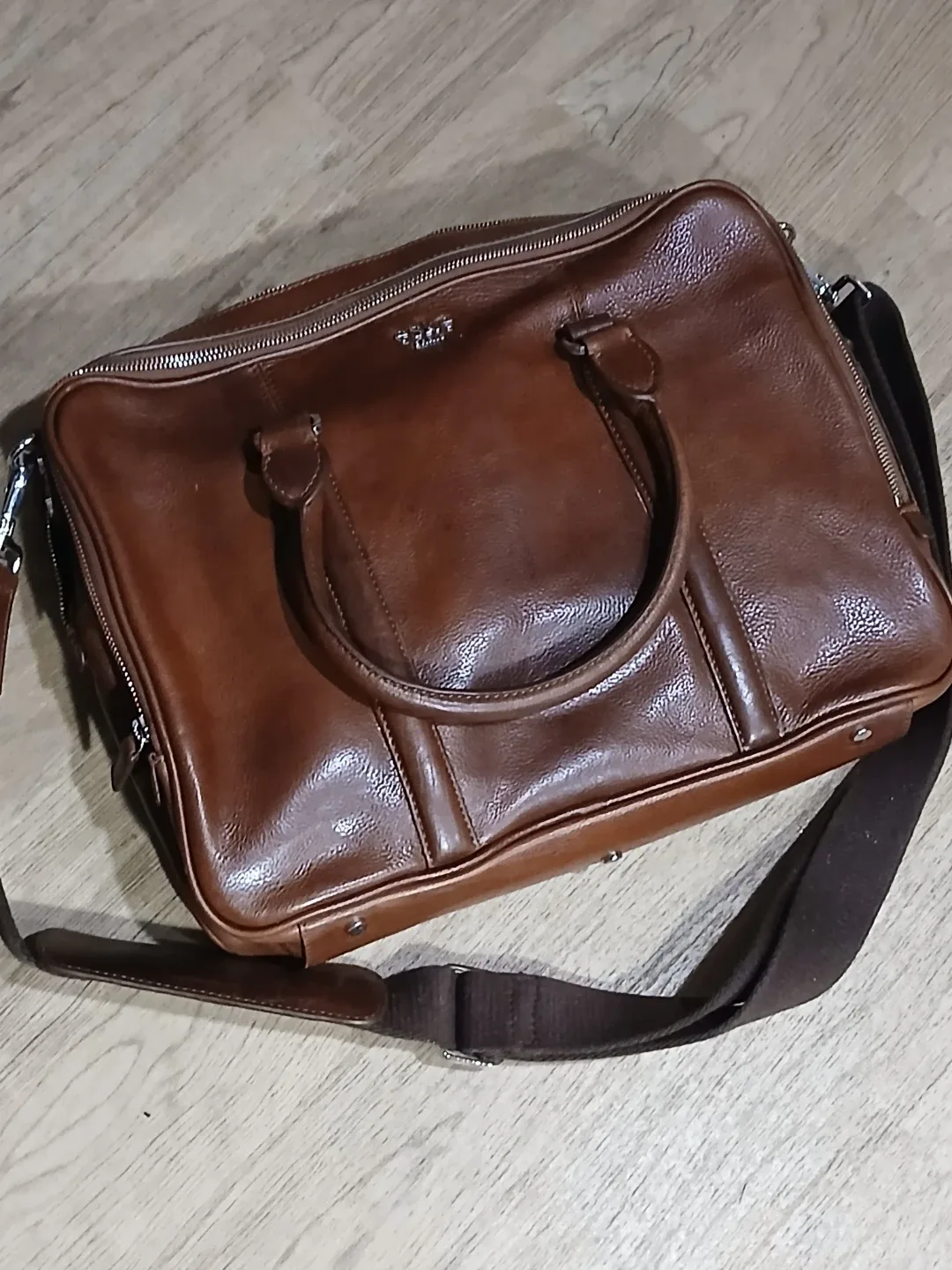 Eské Paris Brown Leather Briefcase