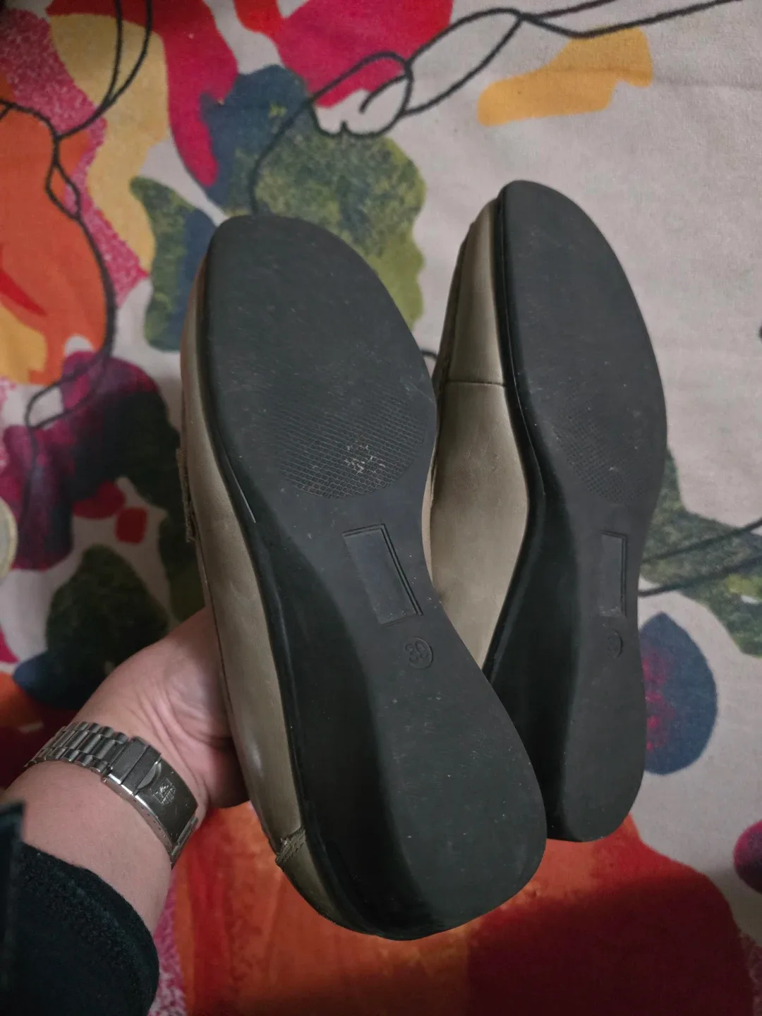 🥕SOFT Beige Pewter  Leather Loafers - Size 9 image indicator(5)