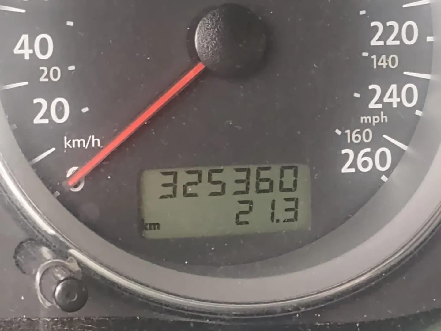 Volkswagen Golf City - Black image indicator(2)