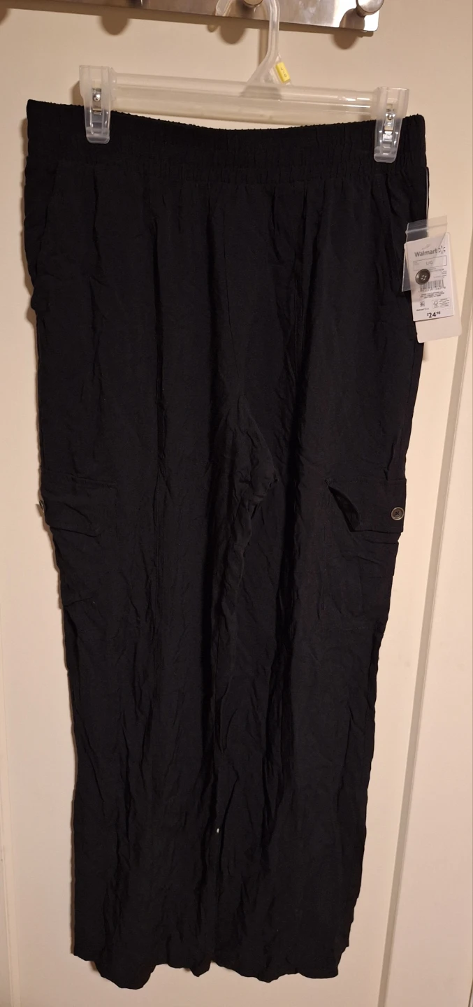 Wild Skye Black Cargo Pants - Size Large - New with Tags!