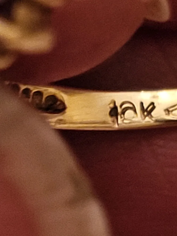 10K Gold Ring with Ruby & 2 diamonds image indicator(4)