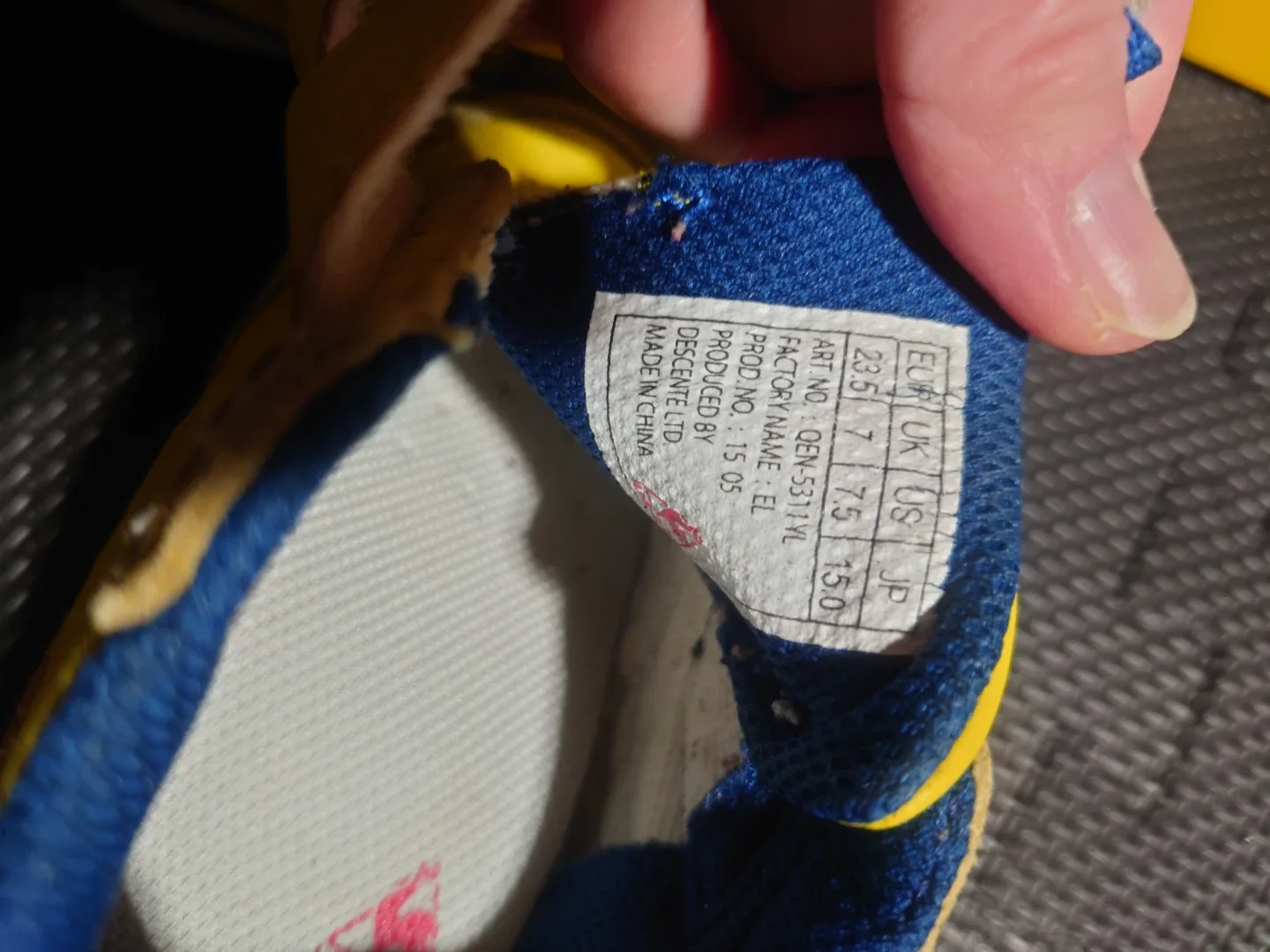 Le Coq Sportif Yellow Toddler Shoes Size 7.5 image indicator(4)