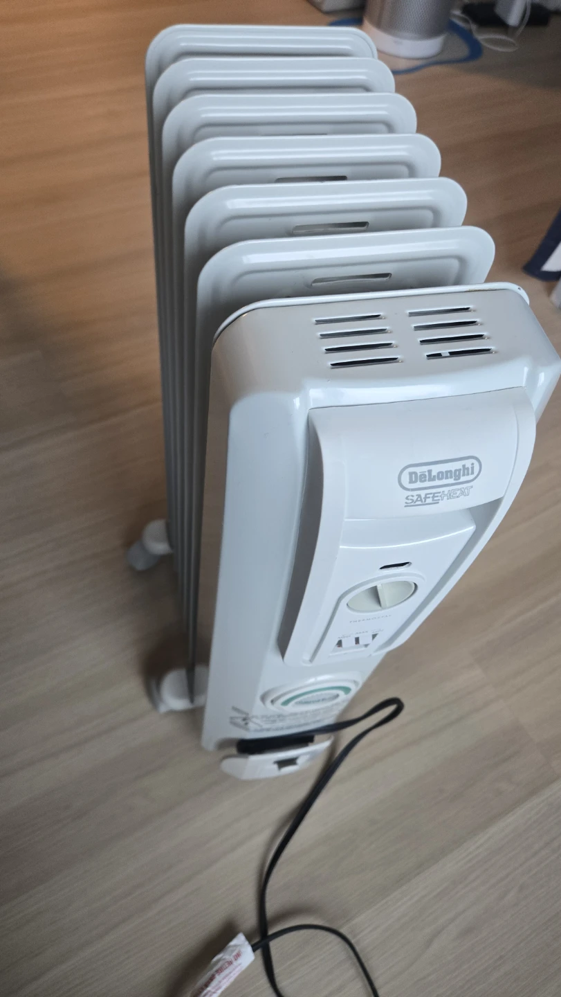 DeLonghi Safe Heat Oil Filled Radiator Heater