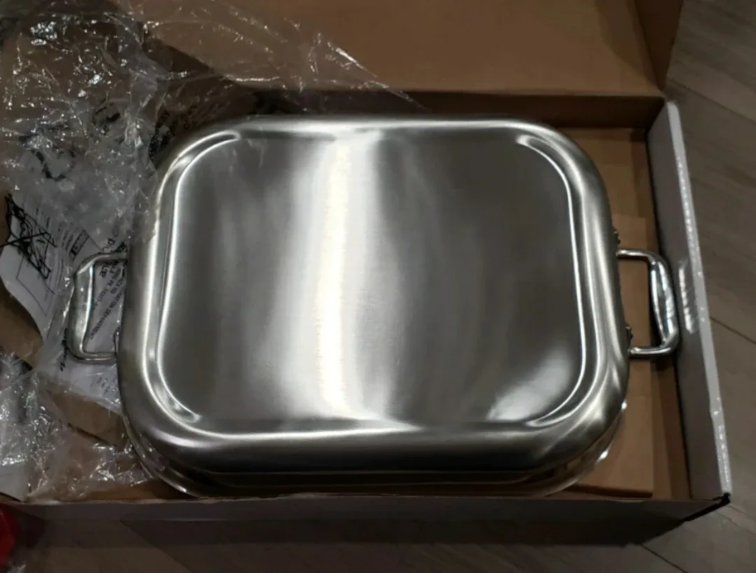 All-Clad Lasagna Pan with 2 Red Oven Mitts - New in Box! image indicator(5)