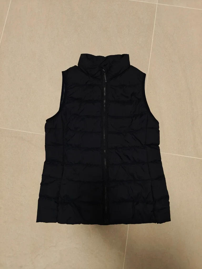 Uniqlo Kids Navy Blue Puffer Vest - Size 13