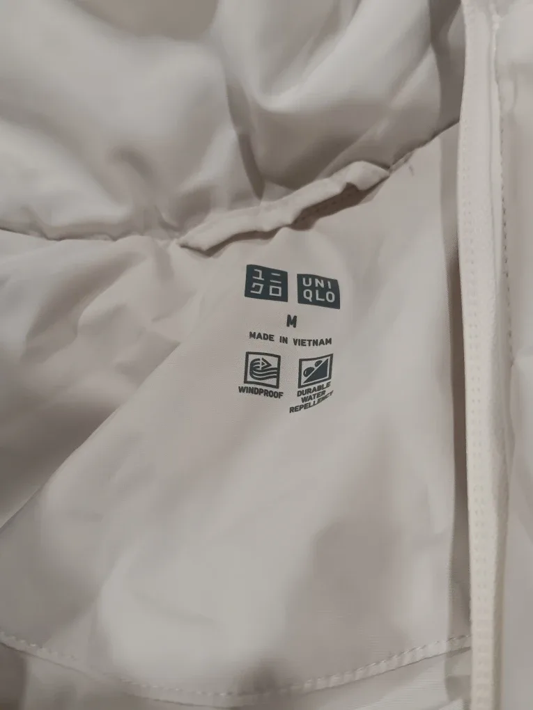 Uniqlo Puffer Jacket - Size M image indicator(3)