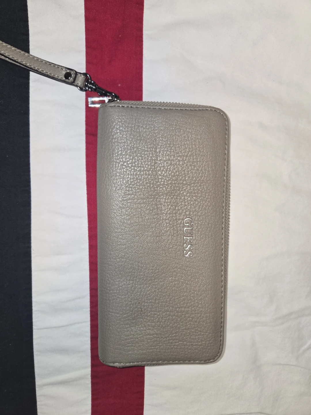 Guess Wristlet Wallet - Grey