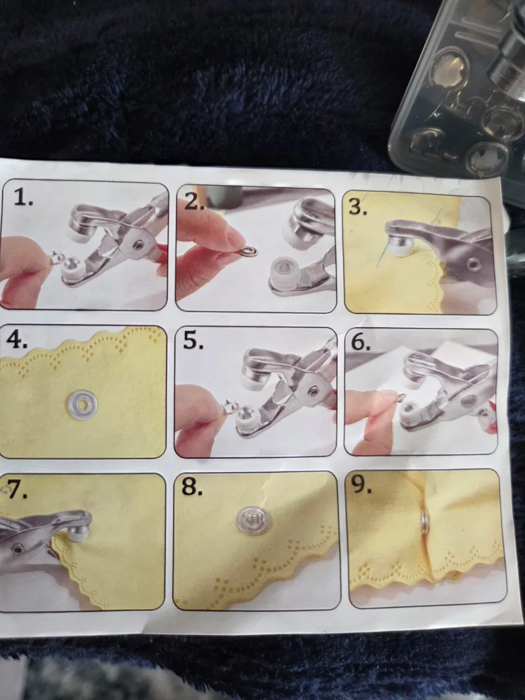 Sewing Kit with Approx 100PCS Metal Buttons image indicator(5)