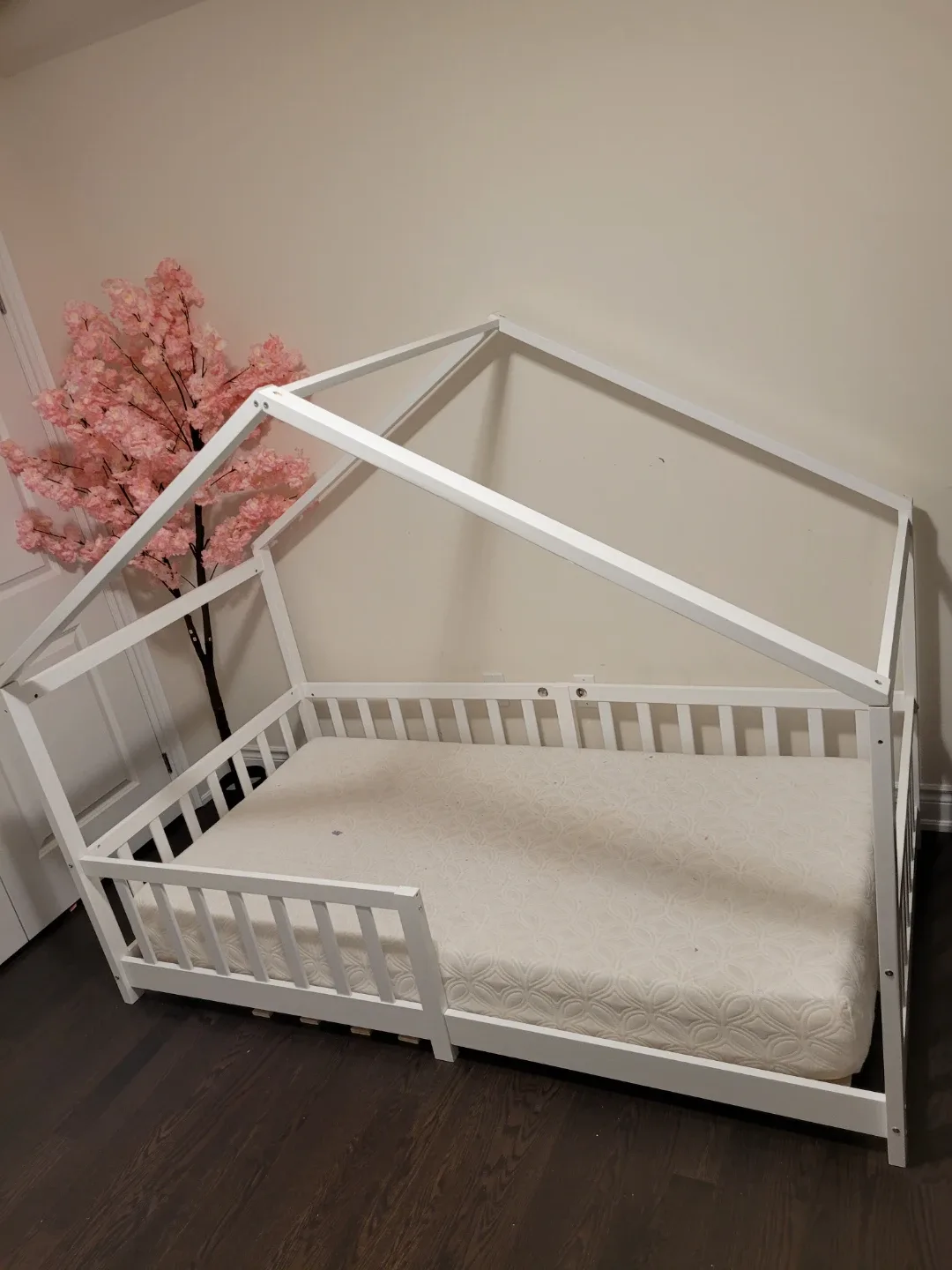 Kids White House Bed Frame twin size image indicator(2)