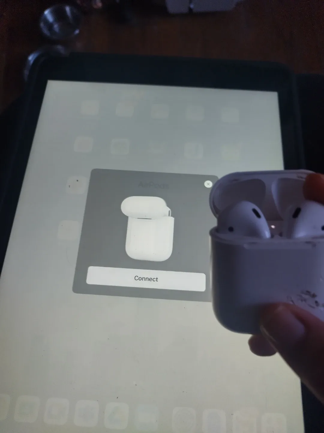 Used Apple AirPods 2nd Generation - White image indicator(5)