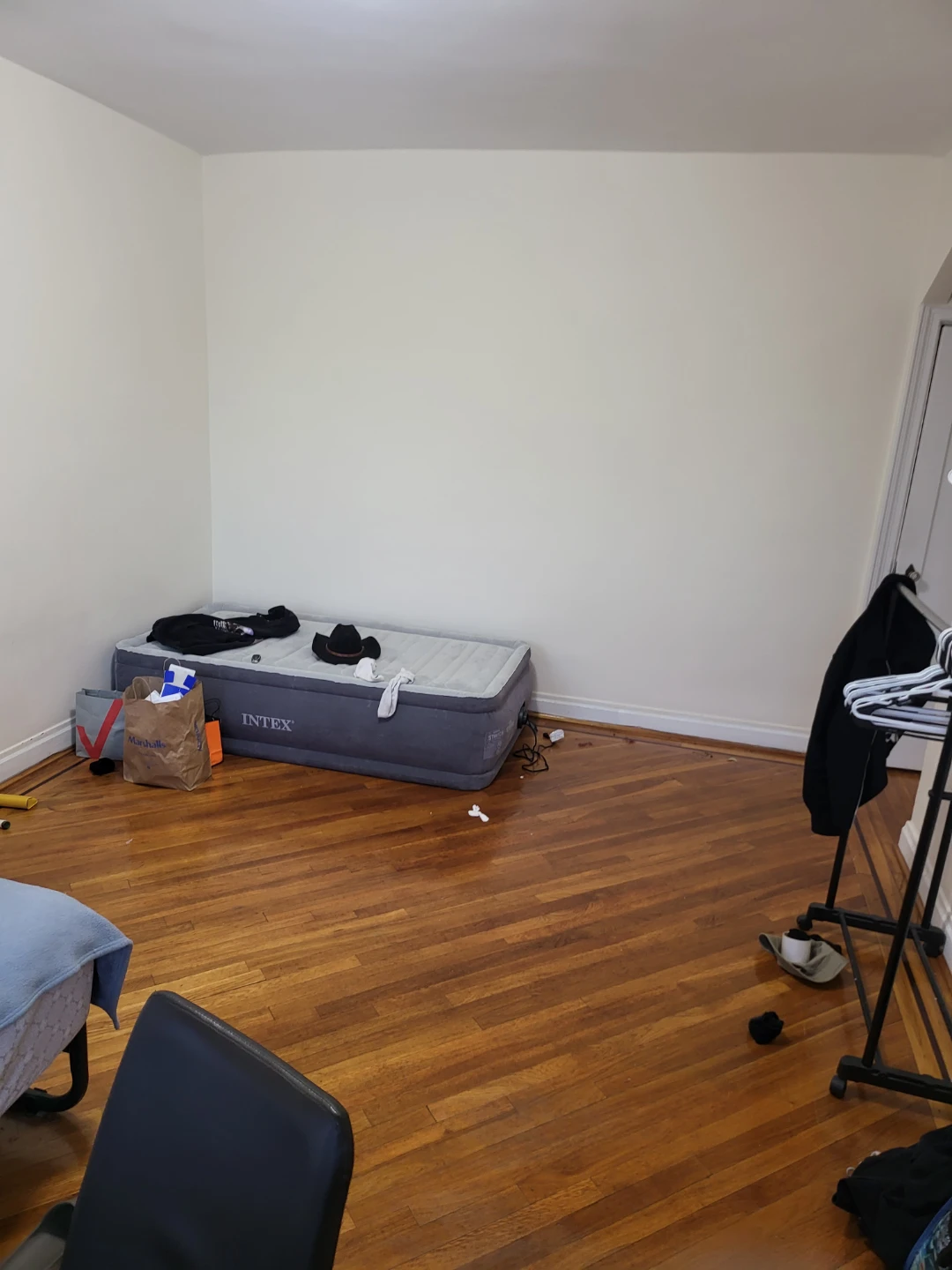 Room for Rent Ocean parkway - photo 3