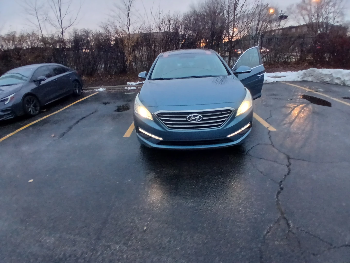 Hyundai Sonata Sedan - Blue - photo 2