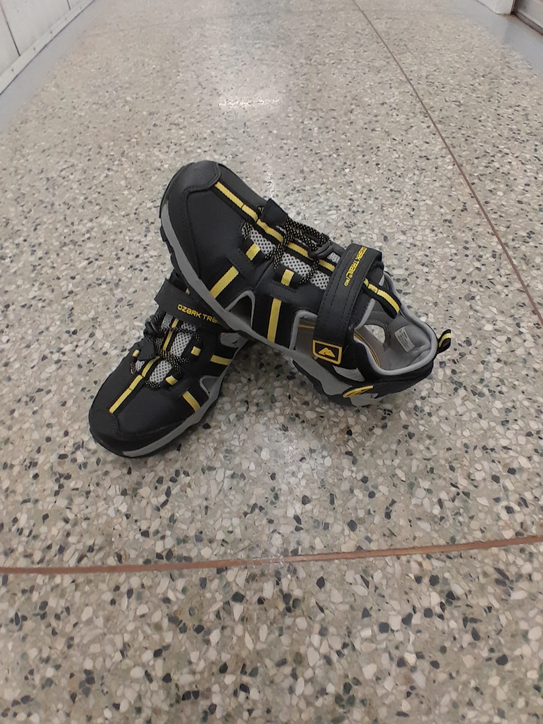 Ozark Trail  Sandals - Black/Yellow Men's Size 9