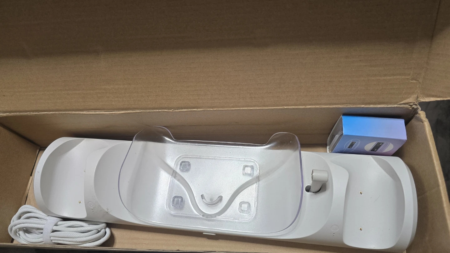 Meta Quest 2 VR Headset with Box - photo 4