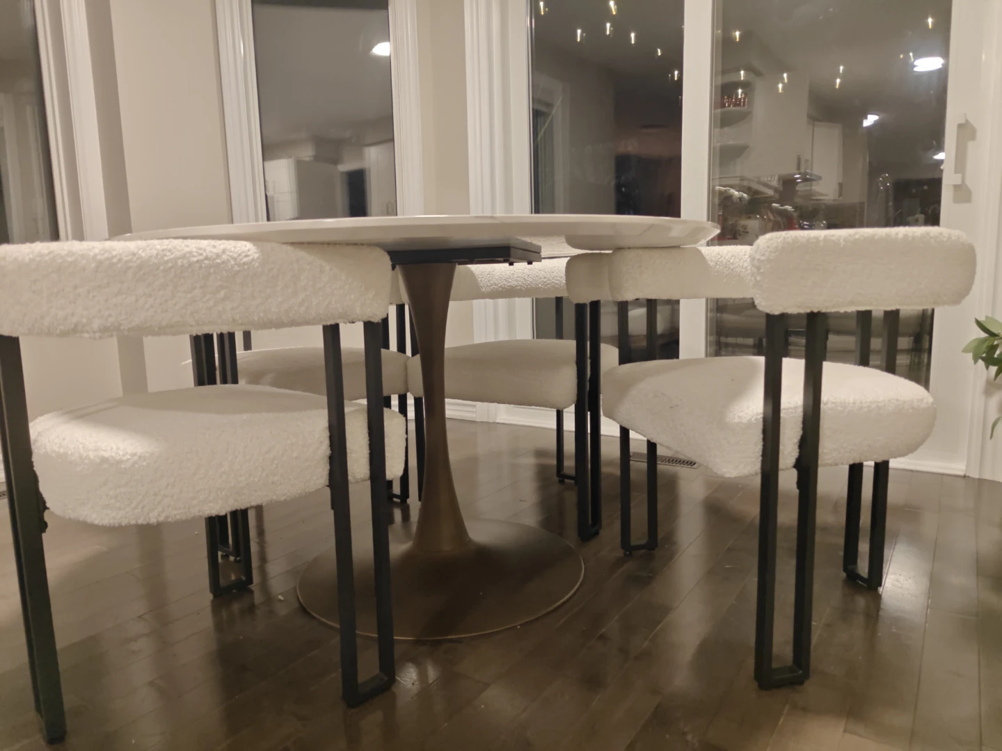 Round Dining Table with 4 Chairs 47.5" - photo 2