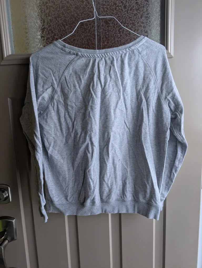 Womens sz sm sweater image indicator(2)