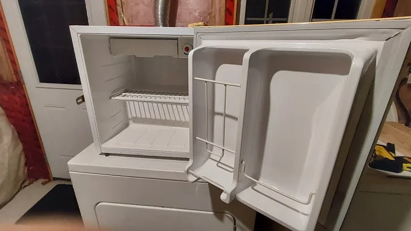 Cube Mini Fridge - White image indicator(2)