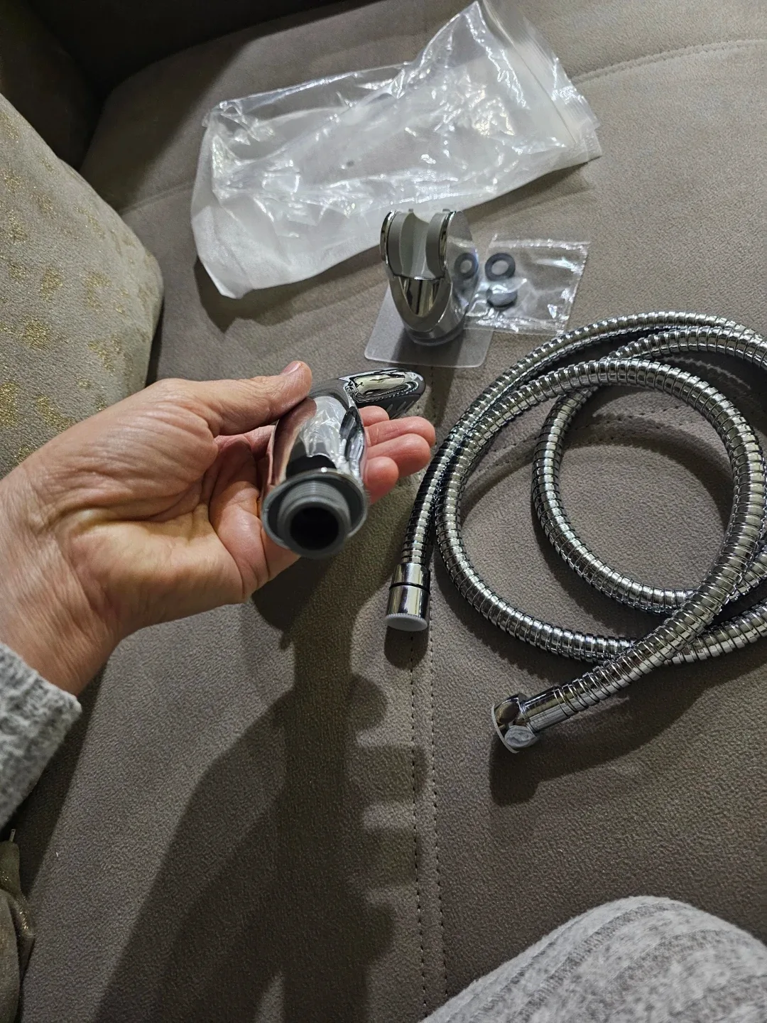 Shower Head with Hose and Mount image indicator(7)