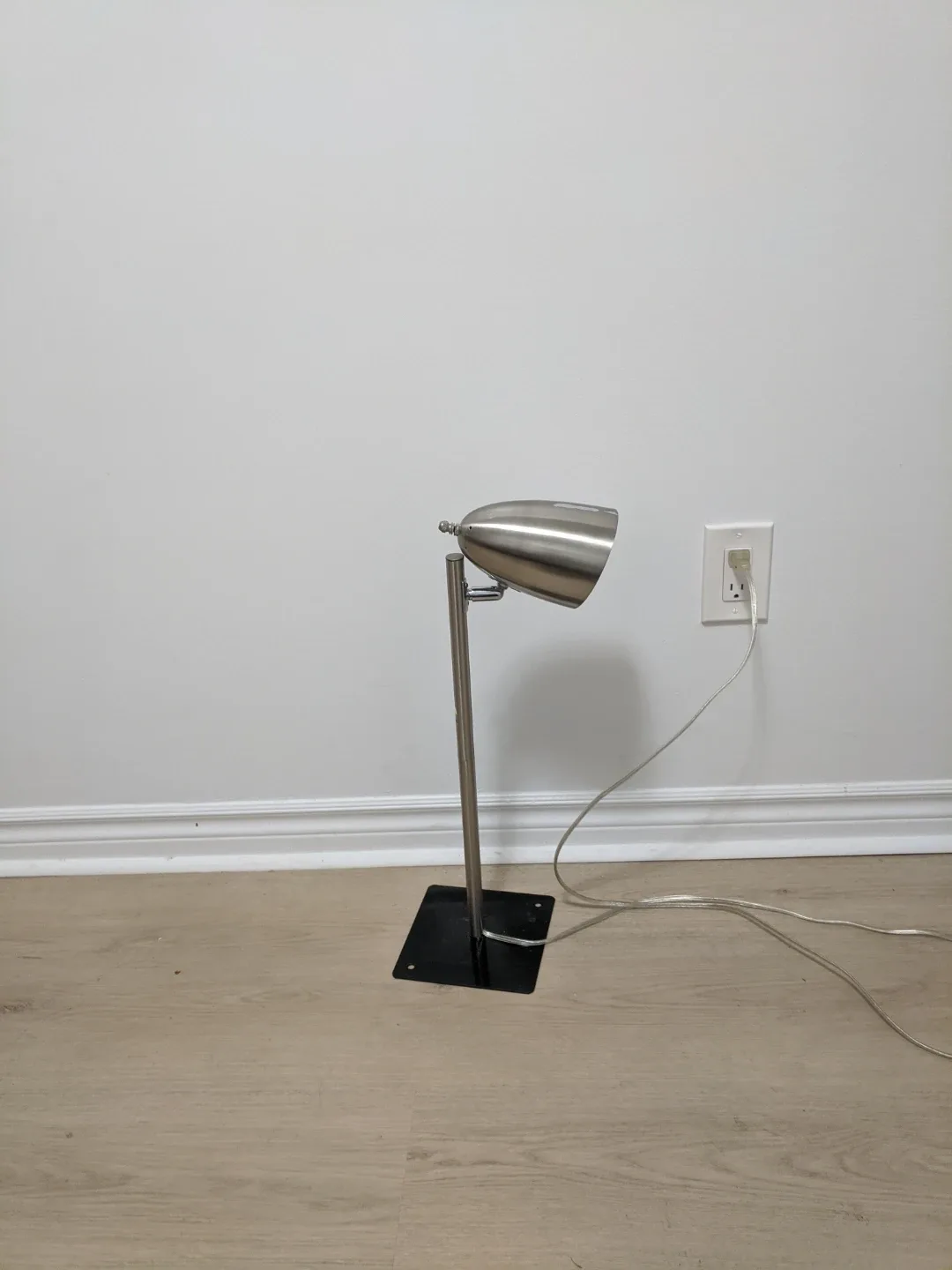 Silver Desk Lamp image indicator(3)