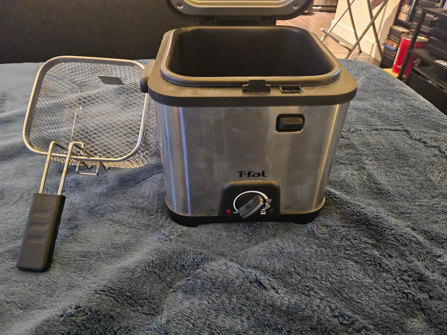 T-fal Mini Deep Fryer FF492 image indicator(2)
