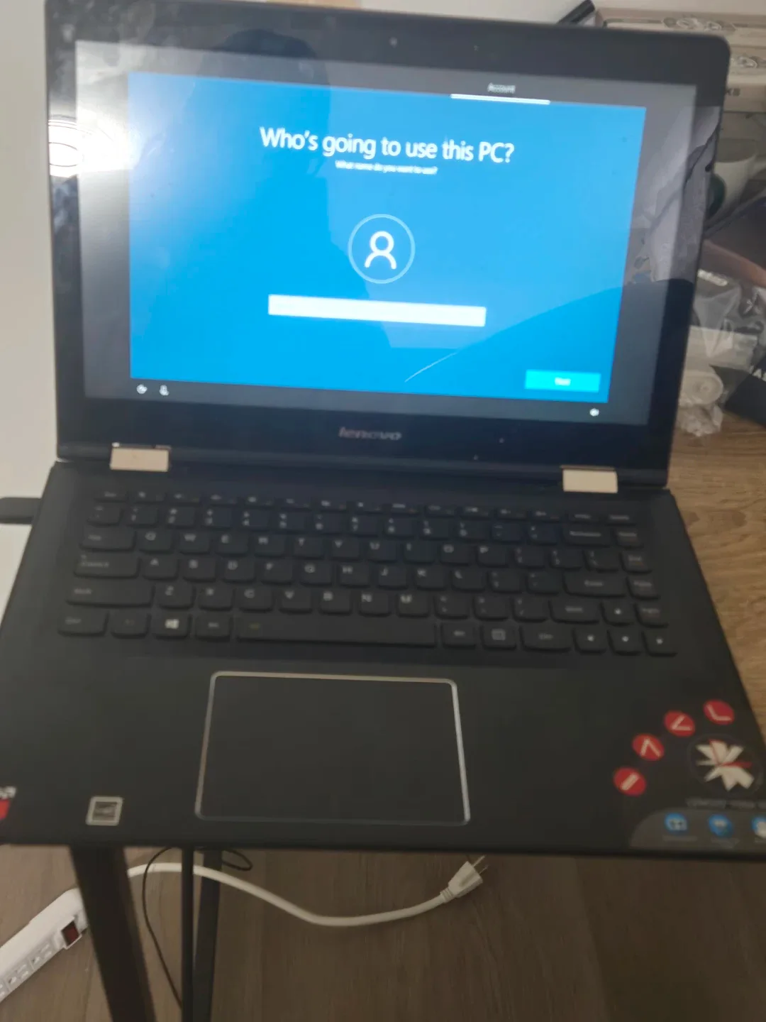 Lenovo ThinkPad Yoga Laptop image indicator(2)