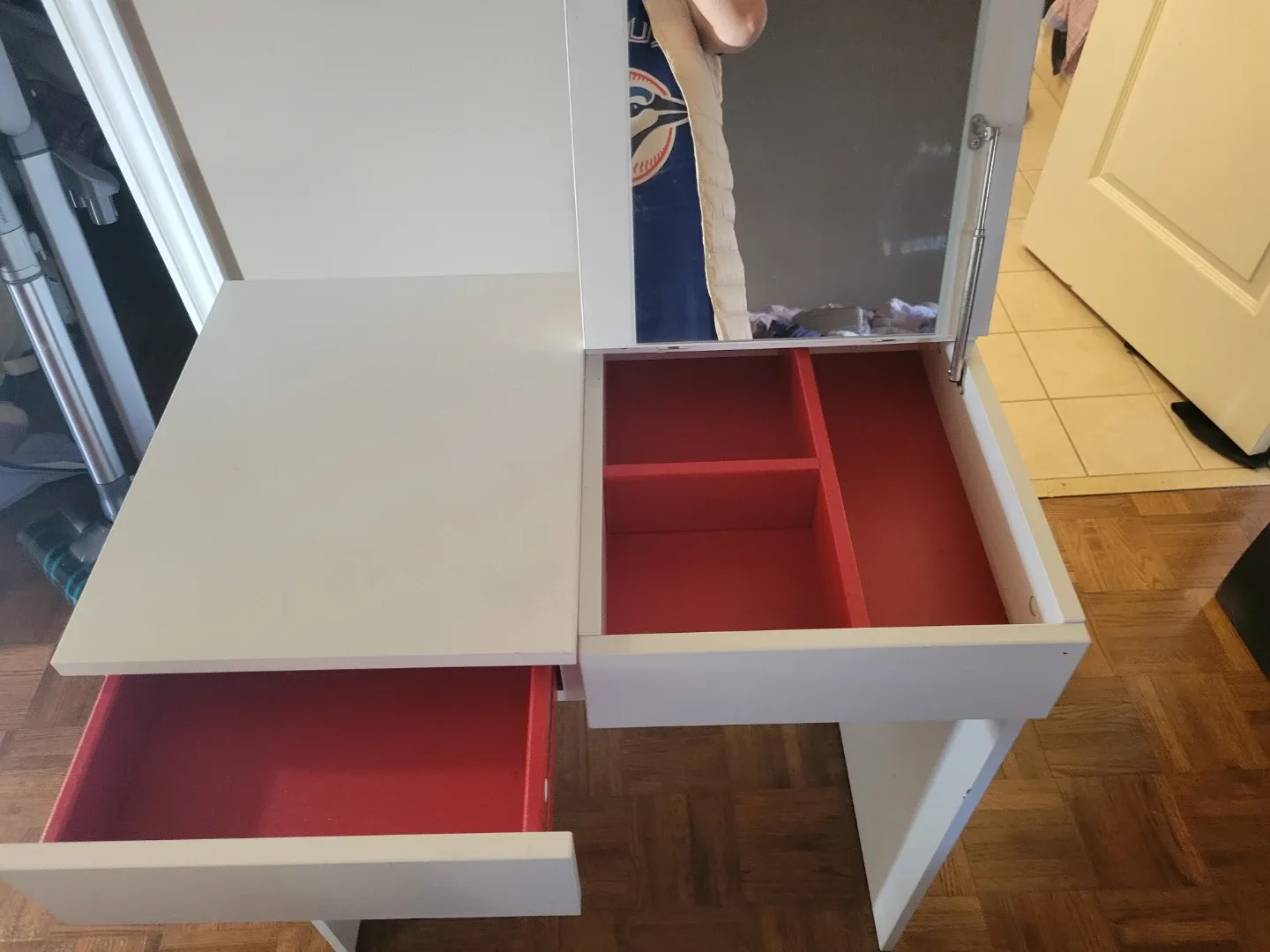 White Vanity Makeup Desk with Mirror image indicator(2)