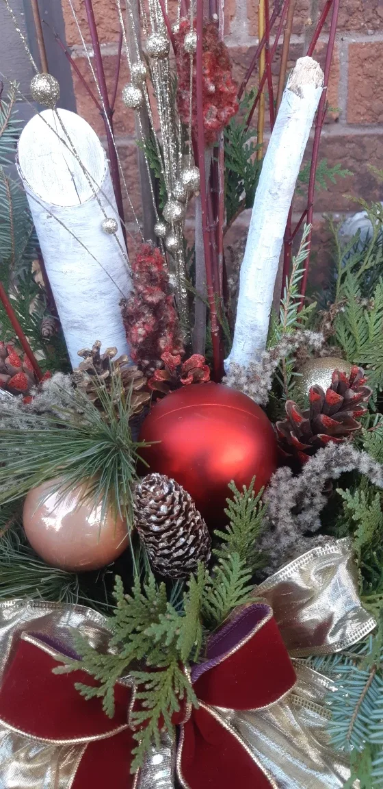 Outdoor Christmas Planter image indicator(6)