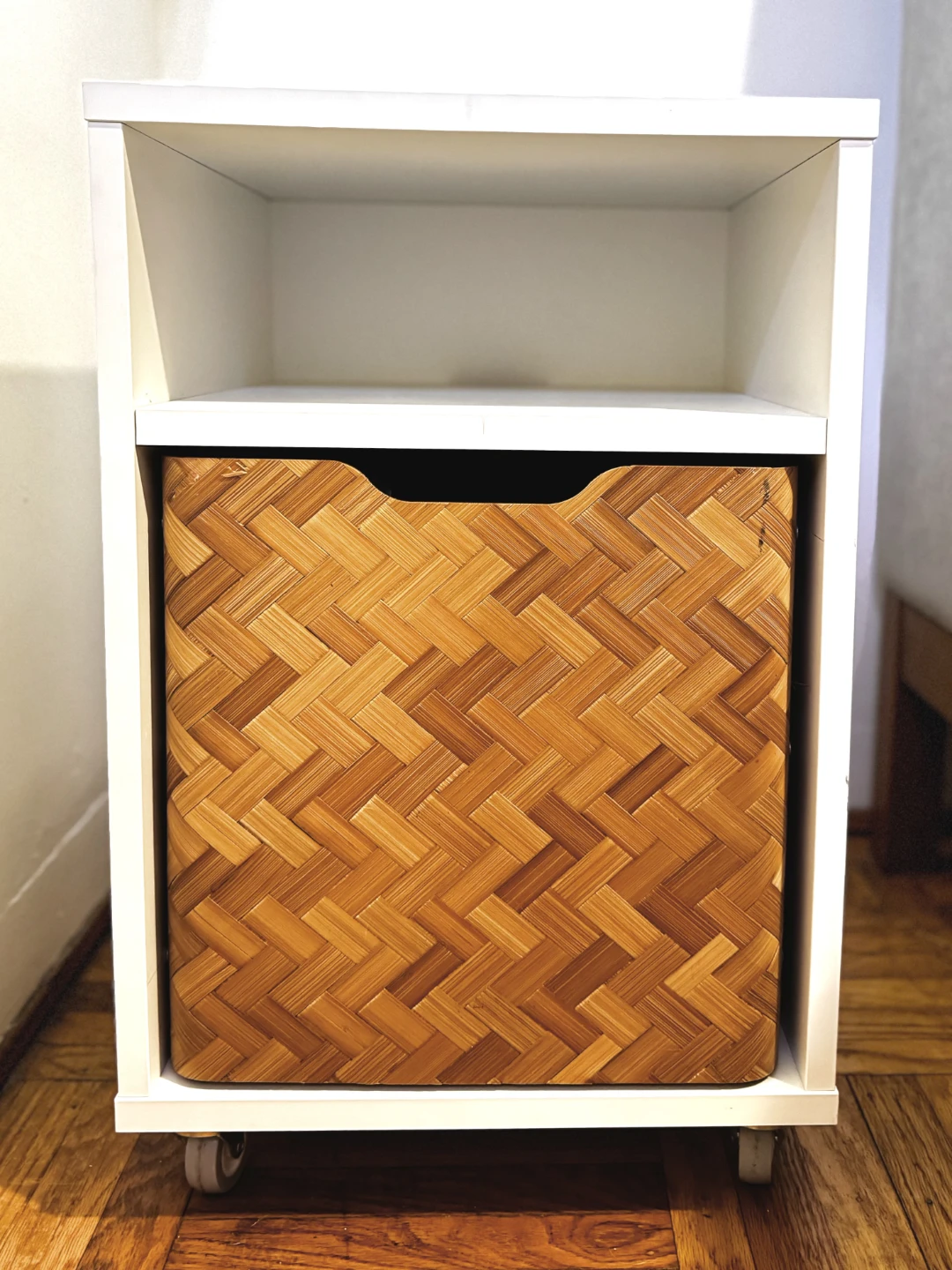 IKEA Vihals nightstand with Bullig basket - photo 3