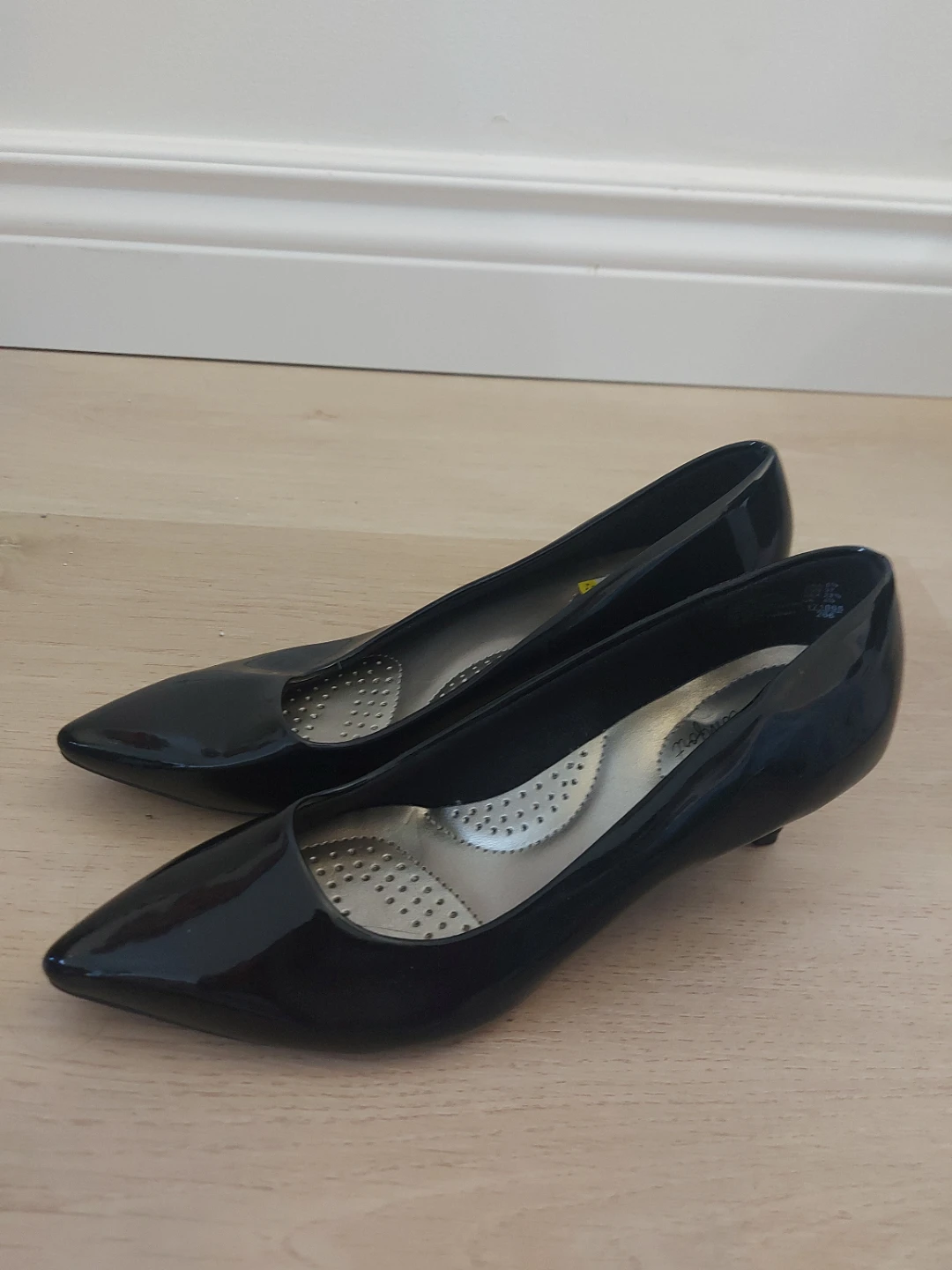 Soft Comfort Black Heels - Size 6.5 🏆