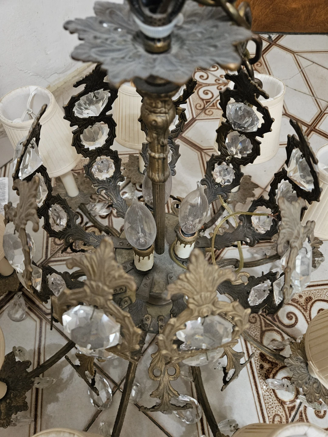 Beautiful vintage 12 light crystal and brass chandelier - photo 5