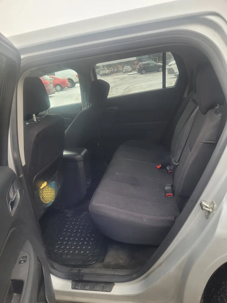 Silver GMC Terrain SUV image indicator(5)