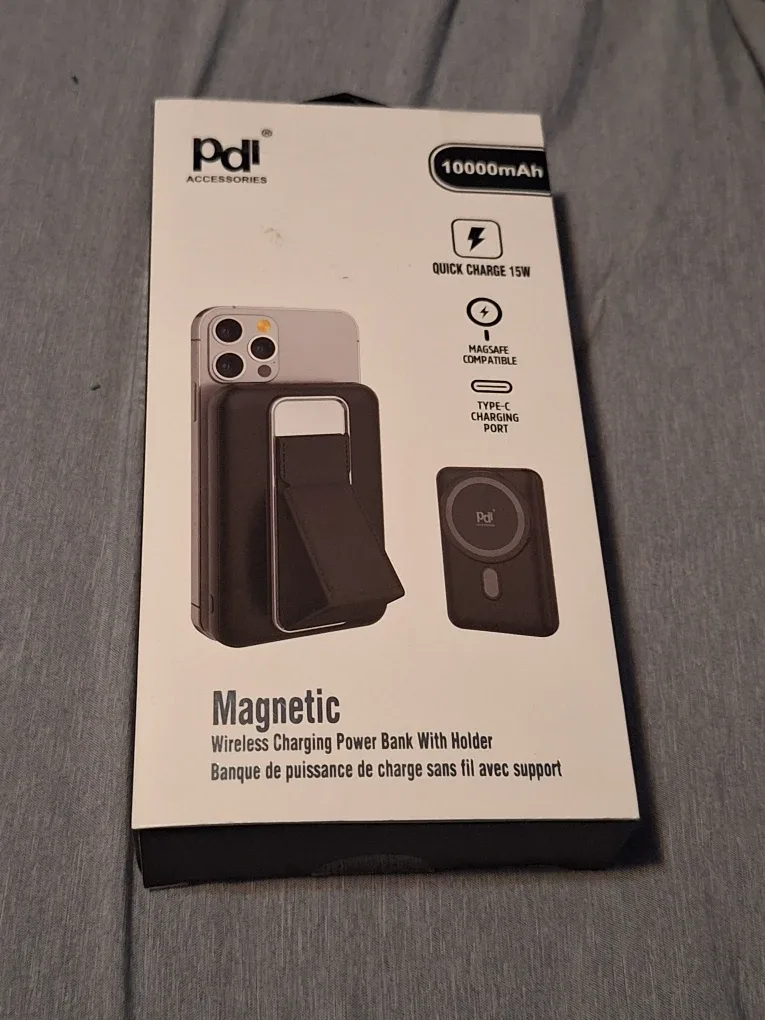 2 USB-C to USB-C charging cords + a wireless power bank image indicator(3)