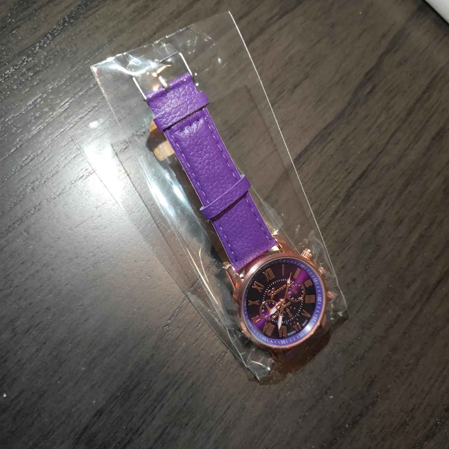 Geneva Purple Fashion Watch image indicator(2)