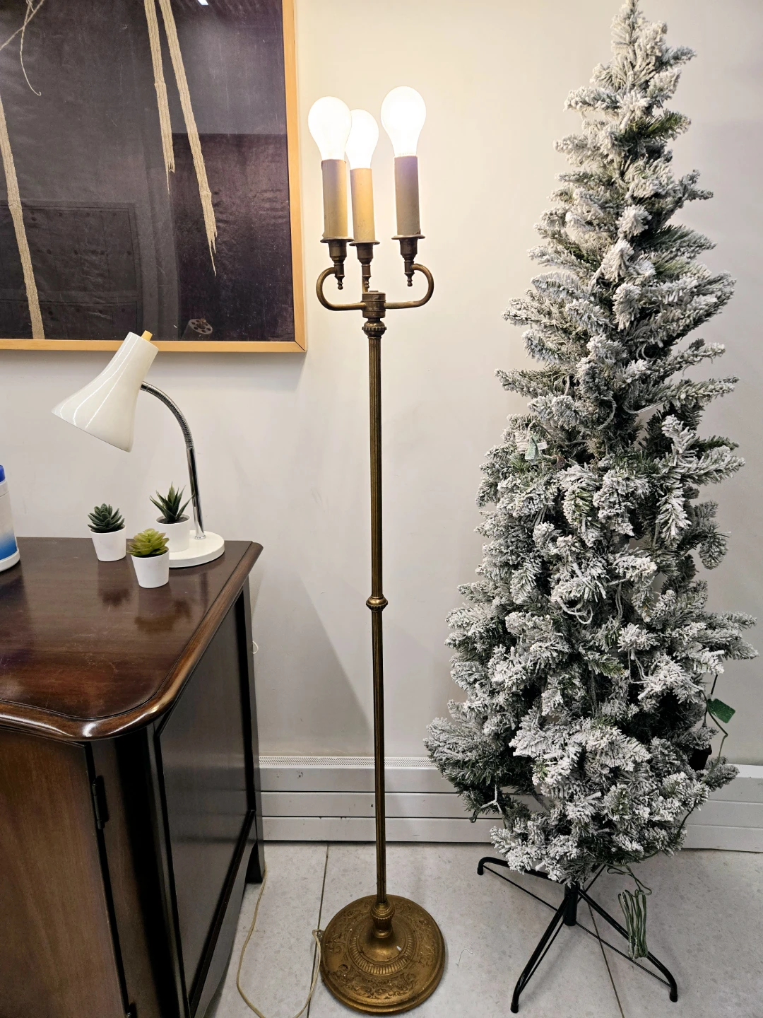 Antique Solid Brass Floor Lamp With 3 Bulbs (Delivery Available)